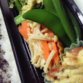 yukiはぴ's cooksnap of when they made レンジ♪エノキとにんじんのエスニック和え.