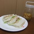 よちりん's cooksnap of when they made カレー玉ねぎのピクルスでツナサンド.