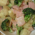 HMCみーこりん's cooksnap of when they made ブロッコリーと新じゃがのしょうゆマヨ和え.