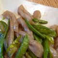 niconoco's cooksnap of when they made スナップエンドウとこんにゃくのピリ辛炒め.