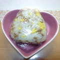 えるえる２８６'s cooksnap of when they made 余ったそぼろといり卵で✾おにぎり.