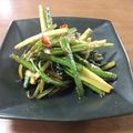 くまちゃん家's cooksnap of when they made 葉や枝も使った山ウドのキンピラ.