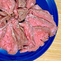 iiyama29's cooksnap of when they made 袋のまま炊飯器保温ローストビーフ.