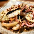 noamanma's cooksnap of when they made キャベツときのこのいか塩辛バター炒め.