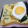 ミッキーアン's cooksnap of when they made ゆかりのきゅうりの☆目玉焼きトースト.
