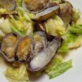 みっきい×２'s cooksnap of when they made あさりとキャベツのにんにくバター蒸し.