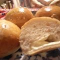 tomokoshiawase's cooksnap of when they made カマンベールチーズ入りごまくるみパン.