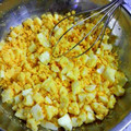 かぷちーのんの's cooksnap of when they made 楽々★ゆで卵は泡立て器でカットしましょ♪.