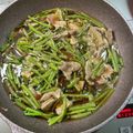 K Asai 1130's cooksnap of when they made よしな（かたは）と豚の炒め煮.