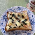 ビートルズ食堂's cooksnap of when they made 桜エビと玉葱のトースト.