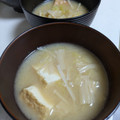 わかポン☆'s cooksnap of when they made 厚揚げ・キャベツ・えのき茸のお味噌汁♬.