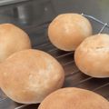 レト356's cooksnap of when they made レンジで発酵♪薄力粉のふわふわ丸パン.