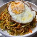 ★なみ☆'s cooksnap of when they made いつものソース焼きそばに～目玉焼きを～.