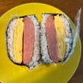 カメ姫☆'s cooksnap of when they made おにぎらず（豆腐のパックを使って）.