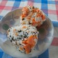 ponnko's cooksnap of when they made 【 焼き鮭とわかめのおにぎり♪】.