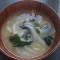 ミロにゃん's cooksnap of when they made 新玉ねぎとわかめの味噌汁.