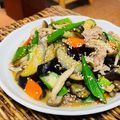 料理男子部🍻's cooksnap of when they made オクラとまいたけと茄子の豚バラ炒め.