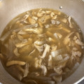 ポムポムポヨコ's cooksnap of when they made 油揚げと大根と舞茸のお味噌汁。.