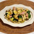 コムギ大好き's cooksnap of when they made ズッキーニとしめじのガーリック醤油炒め.