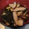 asuhii's cooksnap of when they made 白だしで＊椎茸エリンギ ワカメのお吸い物.