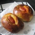 シシィとゆこ's cooksnap of when they made ウィンナー入りバターロール.
