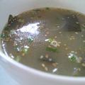 とぅいぃてぃ's cooksnap of when they made 簡単トック餅入りわかめスープ.