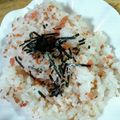 いちごのパルフェ's cooksnap of when they made すし酢で簡単♪寿司風鮭混ぜごはん♪.