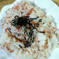 いちごのパルフェ's cooksnap of when they made すし酢で簡単♪寿司風鮭混ぜごはん♪.