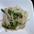 たんちゃず's cooksnap of when they made エノキとアスパラのガーリックソテー.
