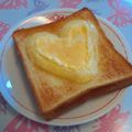 ちょびーす's cooksnap of when they made 愛情たっぷり＊❤模様のトースト＊.