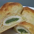 にゃん子っち's cooksnap of when they made パンの中からかわいいブッセが顔を出します.