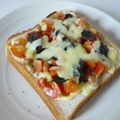 新妻あや's cooksnap of when they made トマトと納豆のチーズトースト.