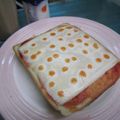 上野食堂's cooksnap of when they made タバスコとチーズの水玉トースト♪.