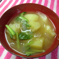 るらちゃん's cooksnap of when they made みそ汁（　新じゃがとほうれん草　）.