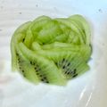 ChunChun☆≡'s cooksnap of when they made 簡単！キウイでバラの飾り切り〜ケーキにも.
