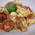 pali's cooksnap of when they made トマトと卵のバジル炒め.