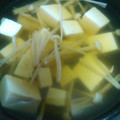 mayucheee's cooksnap of when they made えのきと豆腐のお吸い物.