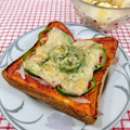 在宅勤務のおじさん's cooksnap of when they made 簡単コク旨トースト♪我が家のピザトースト.