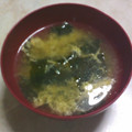 秘密のゆり's cooksnap of when they made 玉ねぎとわかめのかき玉スープ.