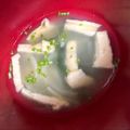 悠LOVE航's cooksnap of when they made 玉葱とわかめとお揚げの味噌汁.