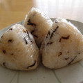 えいなつママ's cooksnap of when they made 鮭マヨと塩昆布のおにぎり.