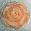 gankoiwako's cooksnap of when they made 桃一個しかない時の薔薇ゼリー！おもてなし.