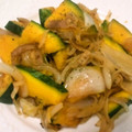★しょーこ★'s cooksnap of when they made かぼちゃと新玉ねぎの炒め物.