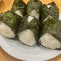 ママメイン！時々子供's cooksnap of when they made コンビニのような♡おにぎりのためのご飯.