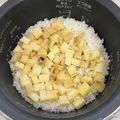 みーつー's cooksnap of when they made シンプルがおいしい✿さつまいもごはん.