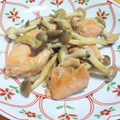 くまcook's cooksnap of when they made 鮭としめじのマヨ炒め.