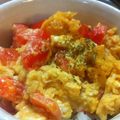 sumirex's cooksnap of when they made 簡単！オリーブオイルで卵トマト丼♪.