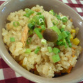 レオン犬's cooksnap of when they made 簡単♫鮭ときのこバター風味☆炊き込みご飯.