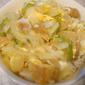 チョコチョコかえる's cooksnap of when they made きつねあげと玉葱の卵とじ丼.