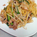 ゆあなママ's cooksnap of when they made **韮とベーコンのキムチ焼きそば**.